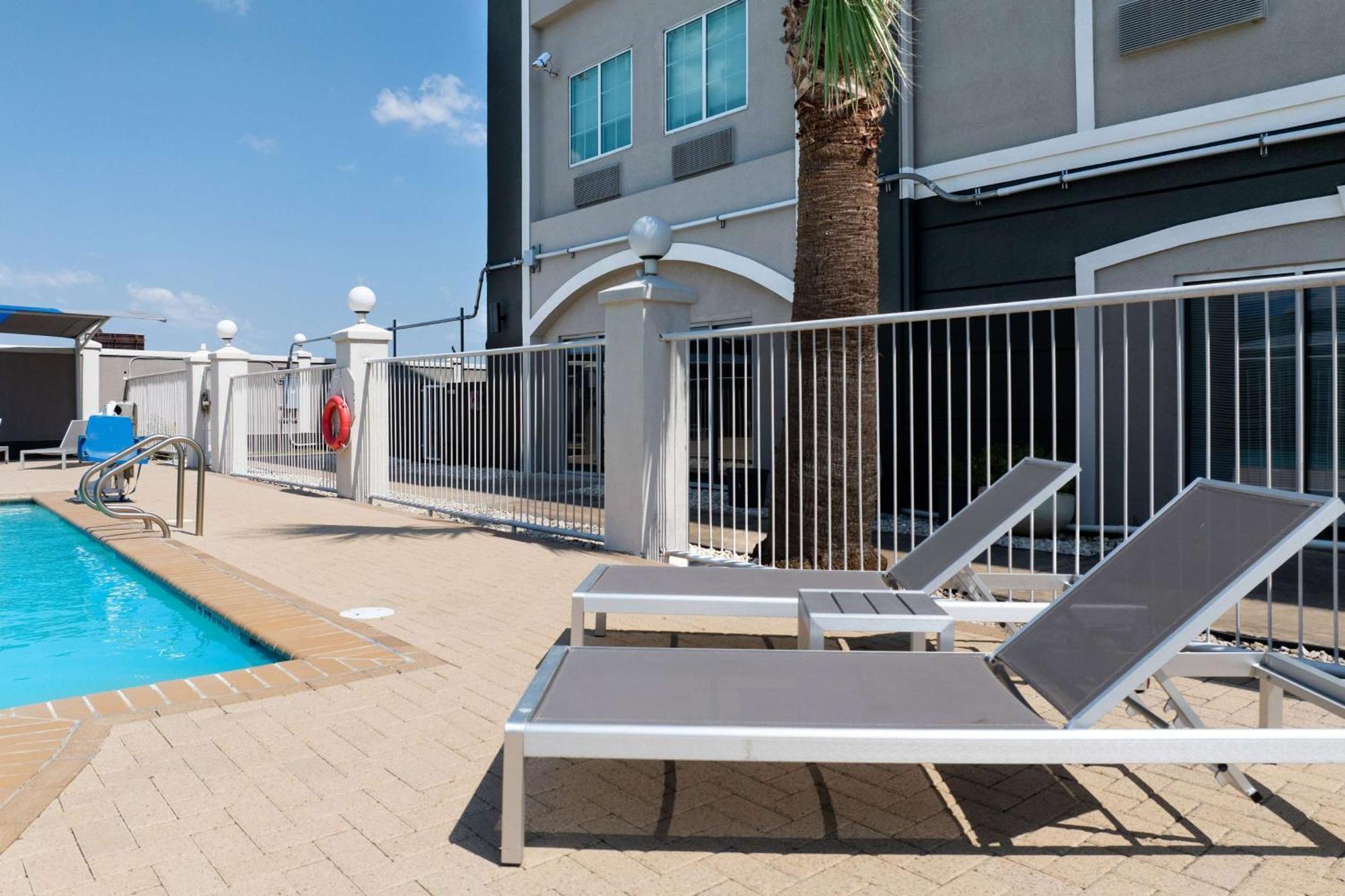 La Quinta Inn Suites By Wyndham Raymondville Harlingen Zewnętrze zdjęcie