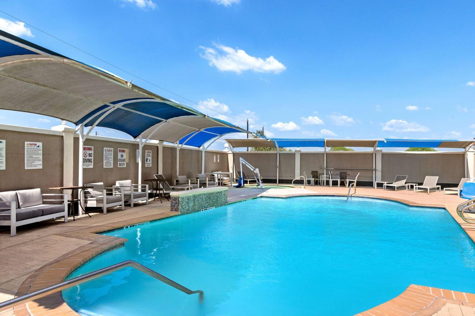 La Quinta Inn Suites By Wyndham Raymondville Harlingen Zewnętrze zdjęcie